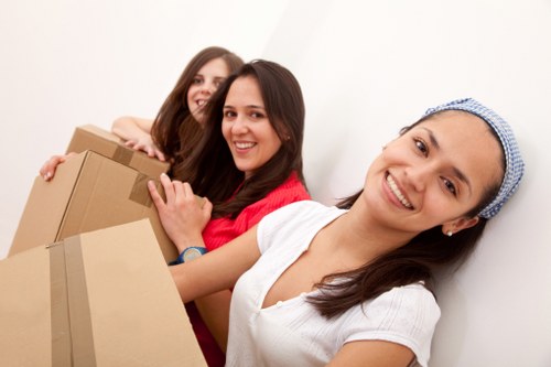 Efficient small removals in Manorhouse for household and office items